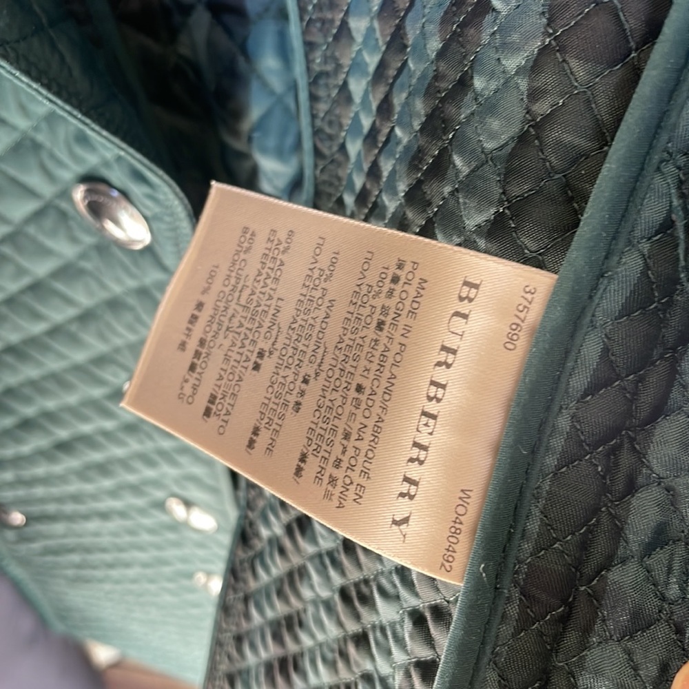 Stunning quilted Burberry jacket bought from Burberry store. - Picture 5 of 12